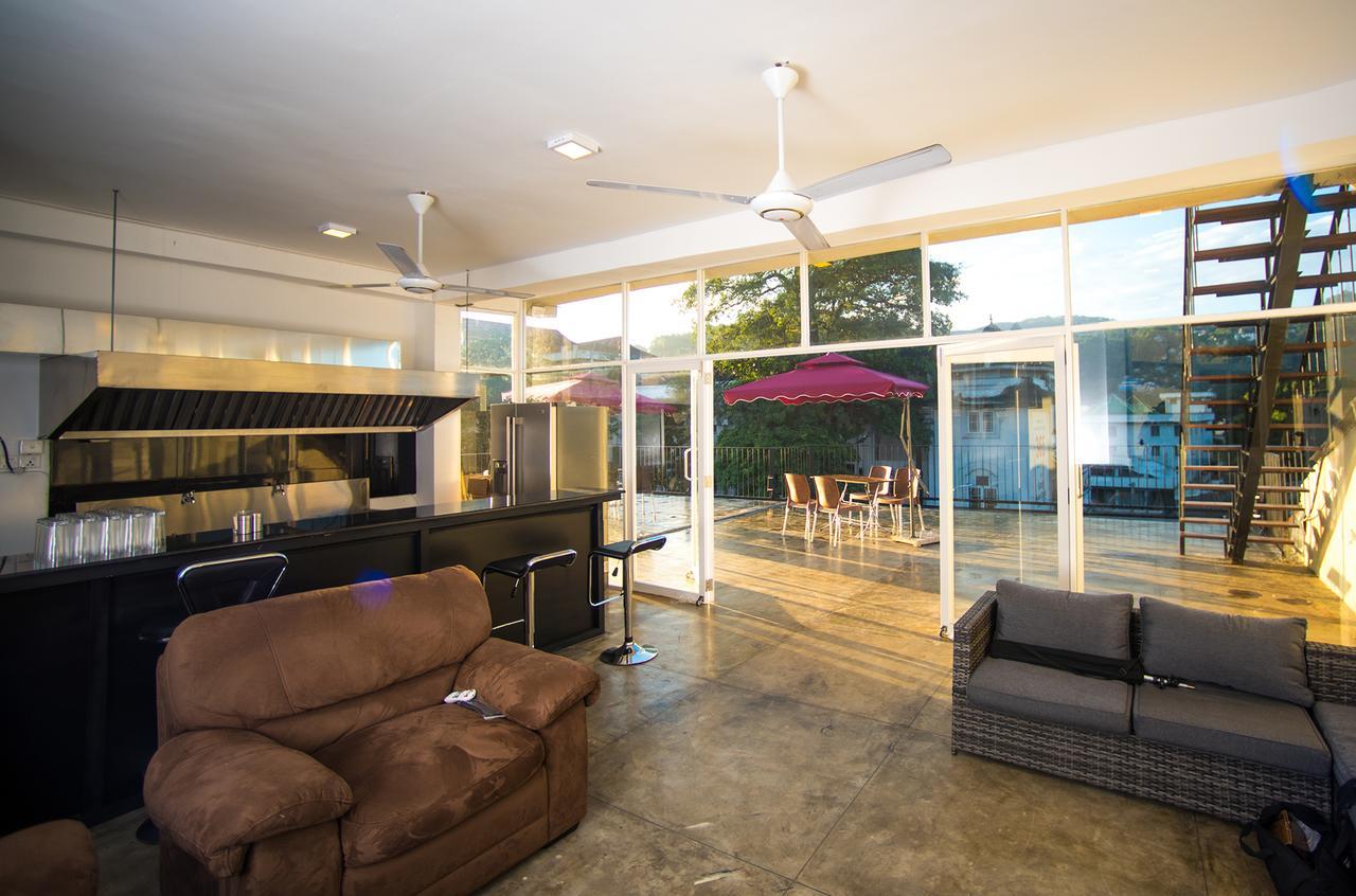 Impala City Hotel And Hostel Kandy 50 Bagian luar foto