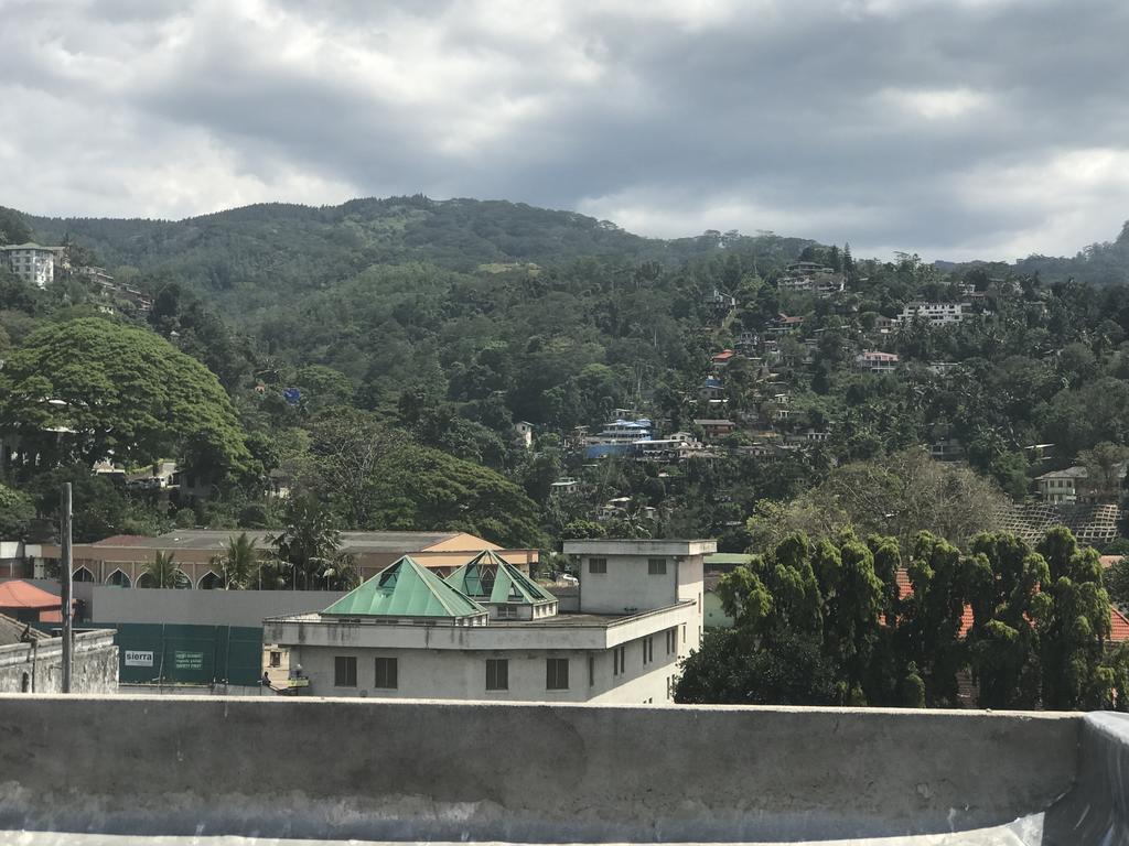 Impala City Hotel And Hostel Kandy 50 Bagian luar foto