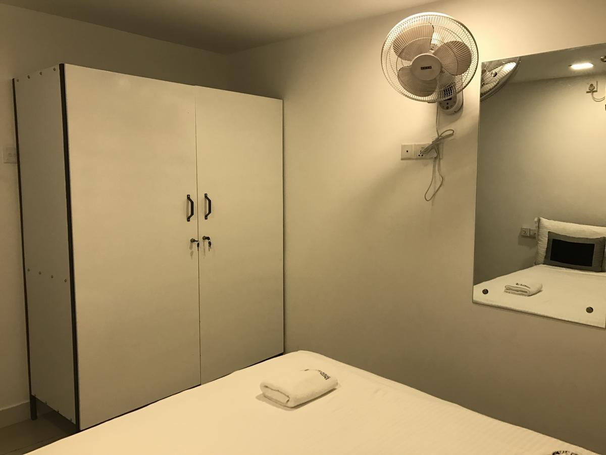 Impala City Hotel And Hostel Kandy 50 Bagian luar foto